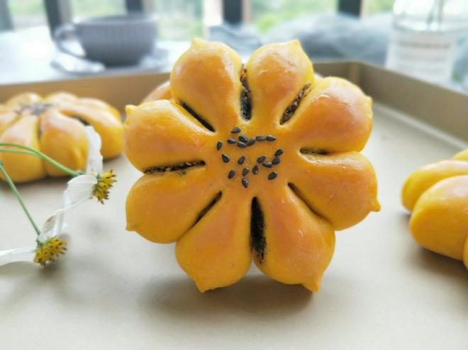 南瓜花样面包