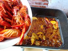 加入龙虾翻炒。