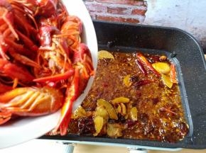 加入龙虾翻炒。