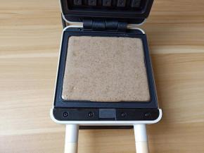 面糊倒满就可以。