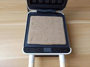 面糊倒满就可以。