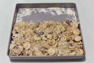 放入金盘压平。