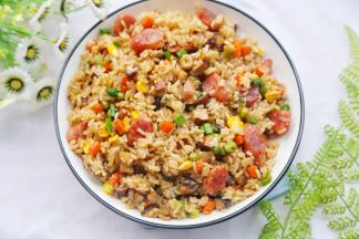 盛碗，喜欢葱花的撒点葱花。