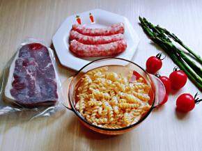 准备好其它食材，食材可以任意搭配。