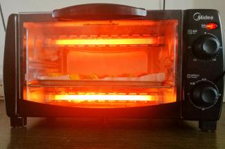 放入预热好的烤箱中，180度20分钟。