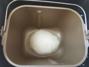 滚圆后盖保鲜膜发酵大概30分钟左右。
