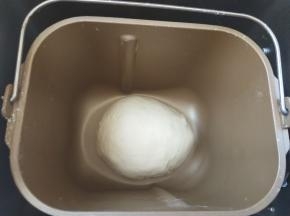 滚圆后盖保鲜膜发酵大概30分钟左右。
