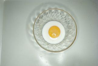 蛋黄中加入牛奶