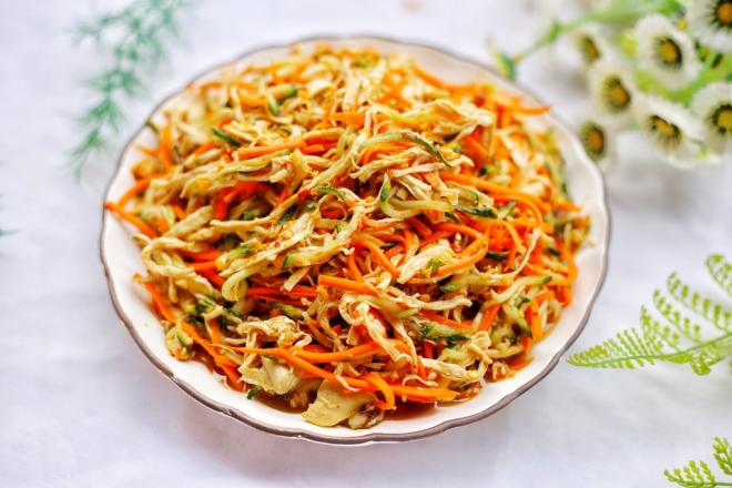 好吃到爆的凉拌酸辣爽口鸡丝