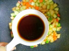 加一勺生抽。
