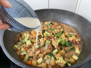 放入20g左右的水淀粉，翻炒均匀即可。