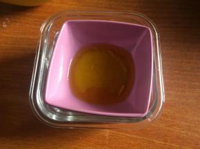 隔热水融化黄油；