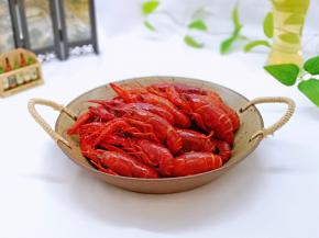 来一杯啤酒，闷热的5月，惬意。