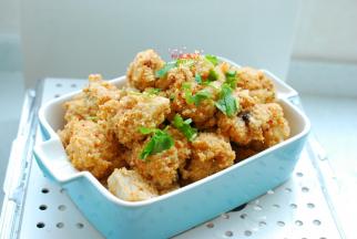 鸡腿儿这样做，鲜嫩多汁味道好，不硬不柴，比鸡翅还软嫩。怎么样你学会了吗？赶紧做起来吧！