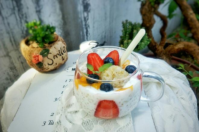 藜麦酸奶水果杯