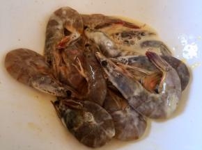 搅拌均匀，腌制10分钟