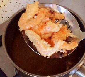 放入3-5秒钟就捞出沥干油份