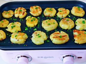 撒上切好的葱花，断开电源。