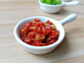 红辣椒一样剁末备用。