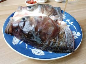 加上料酒去腥、 撒点胡椒粉、生姜丝静置半小时左右。