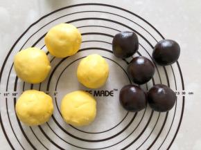 面团和豆沙分成均等的5份，