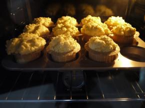 有几个挤太多了，导致少了一个。