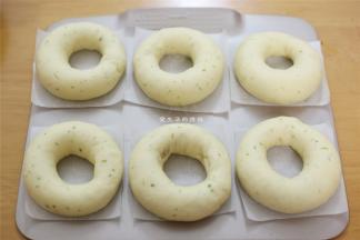 8，全部做好放温暖处发酵至2倍大小