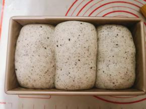 温度我35℃，湿度75%进行发酵，发到九分满即可。