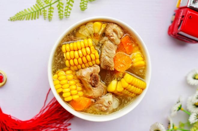 宝宝版胡萝卜玉米排骨汤