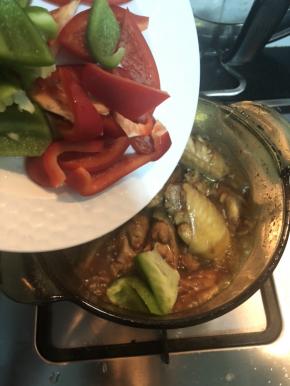 加入切好的彩椒