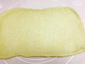 再转过来擀成长方形