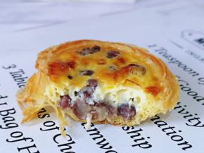 嫩滑的蛋液，包裹中蜜豆，一口下去幸福感爆棚。