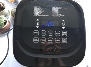 空气炸锅按Pre键200度5分钟，再摁Stage键设定180度15分钟。
