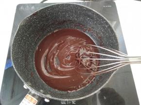 搅拌均匀备用。