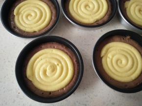 再挤一层卡仕达酱。