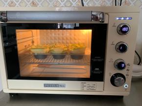 11、放入预热好的烤箱中，180度25分钟。