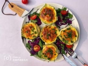 12、出炉撒上点葱花，就可以开吃了。