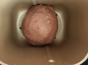 7、滚圆发酵30分钟左右。
