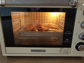 12、柏翠5400烤箱启动发酵功能，温度不超过38度，大概发酵40分钟左右。
