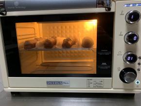 12、然后放入预热好的烤箱中，180度20分钟。