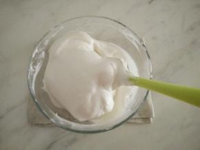 拌好的面糊很浓稠。