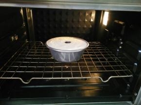 烤箱提前预热，上下150度，烘烤25-30分钟左右，具体看自己烤箱温度调节。