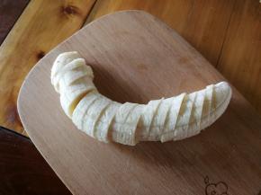 洗净剥去皮切片