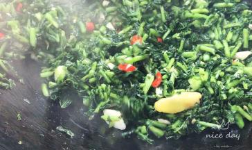 翻炒至均匀入味，即可