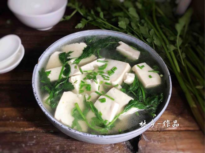 野芹菜叶豆腐汤