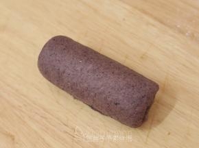 收口记得一定要捏紧，稍微整理一下，让面团大小均匀。