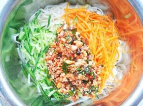 加入料汁。