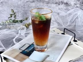 最后放上洗净的薄荷叶即可。