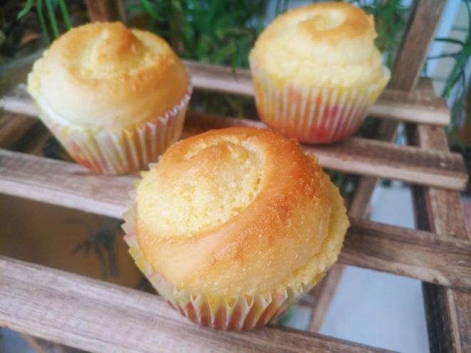 椰蓉纸杯面包卷