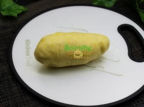 用保鲜模包裹放入冰箱冷藏2小时；